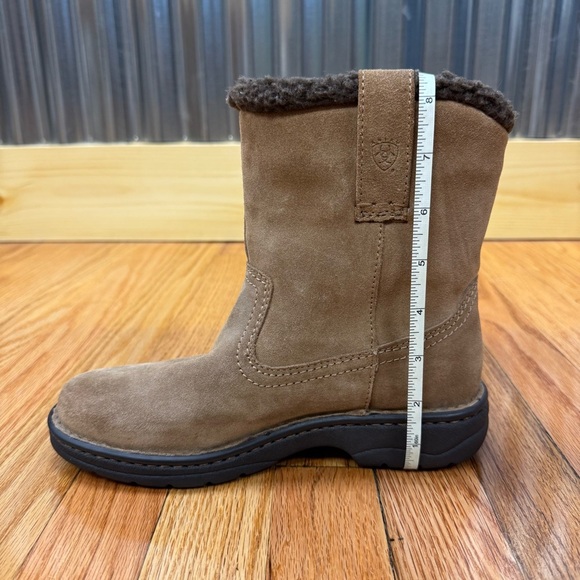 Ariat Tan and Brown Sueded Leather Sherpa Lined Boots 4LR - Picture 10 of 11